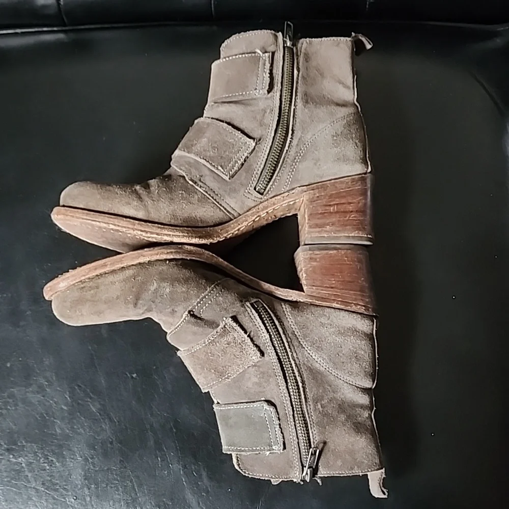 Frye Sabrina Double Buckle Suede Ankle Boots Size 10 - Picture 8 of 12